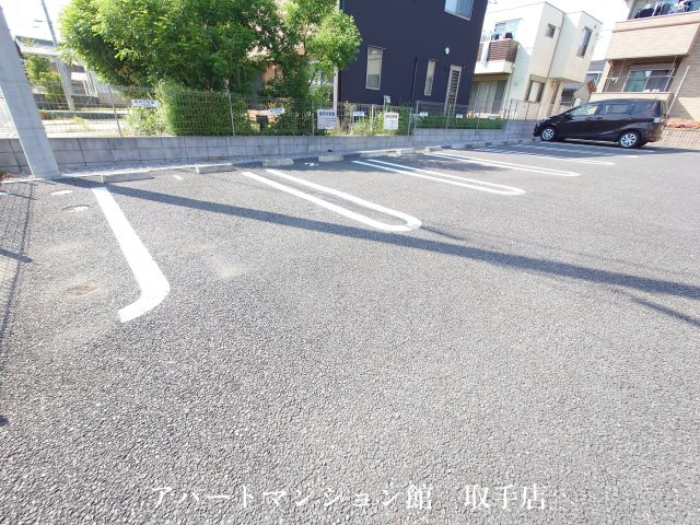 ステラルーチェⅡの駐車場