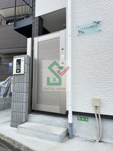 アリビオ石神井台のエントランス