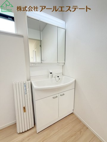加古川市加古川町友沢 第8　　　新築戸建の独立洗面台