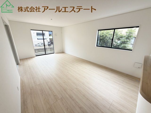 加古川市加古川町友沢 第8　　　新築戸建の居間・リビング