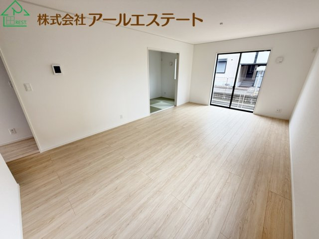 加古川市加古川町友沢 第8　　　新築戸建の居間・リビング