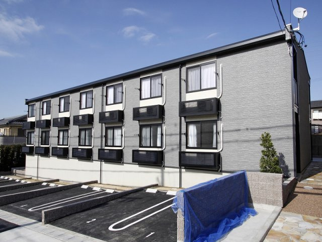 レオパレスオケバの外観