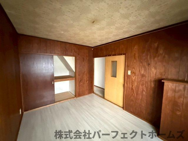 四條畷市中野本町テラスハウスの洋室|広々とした洋室です