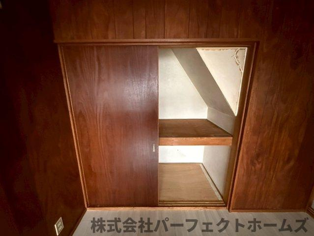 四條畷市中野本町テラスハウスの収納|収納豊富です