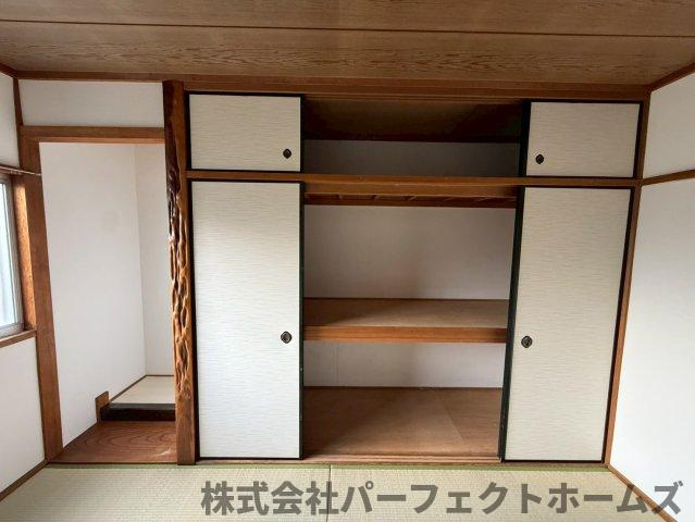 四條畷市中野本町テラスハウスの収納|ちょっとした収納スペースも充実しています