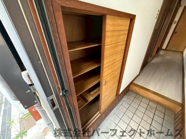 四條畷市中野本町テラスハウスの収納|十分な収納スペースがあります