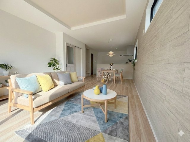 三郷市幸房　新築戸建　全1棟の居間・リビング|同施工会社の参考写真にCGによる画像処理を行っています。家具、小物、カーテン等はイメージはCGです。