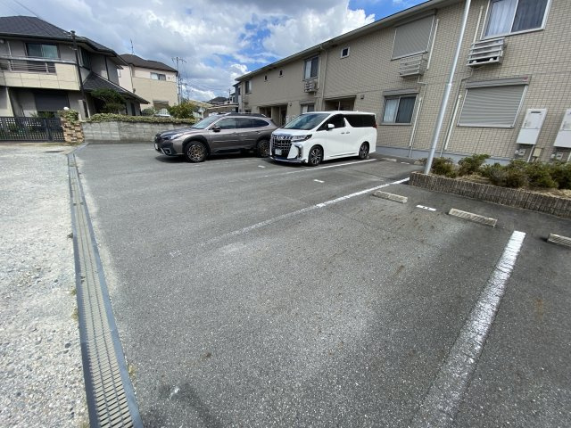 セジュール小川の駐車場