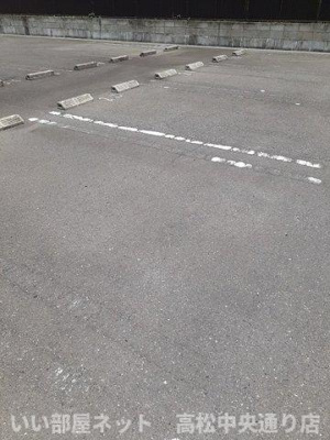 【駐車場】 | ウインターワルツＣ
