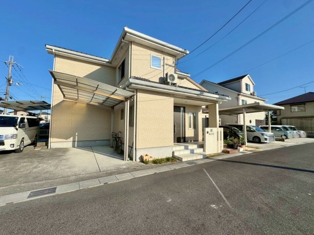 守山市川田町　中古戸建ての外観