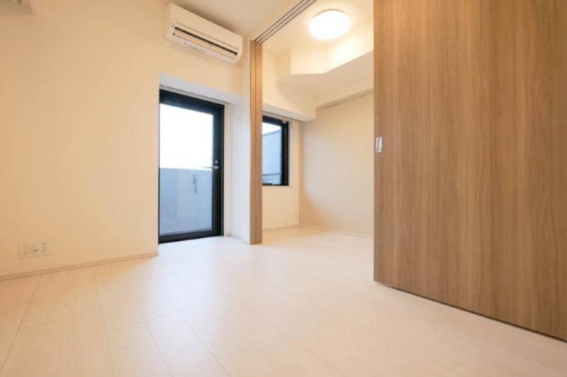 アークマーク大森町アジールコートの居間・リビング