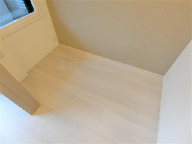 アークマーク大森町アジールコートの洋室