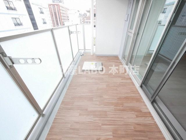 OPUS RESIDENCE SHINSAIBASHI SOUTHのバルコニー