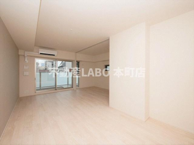 OPUS RESIDENCE SHINSAIBASHI SOUTHの居間・リビング