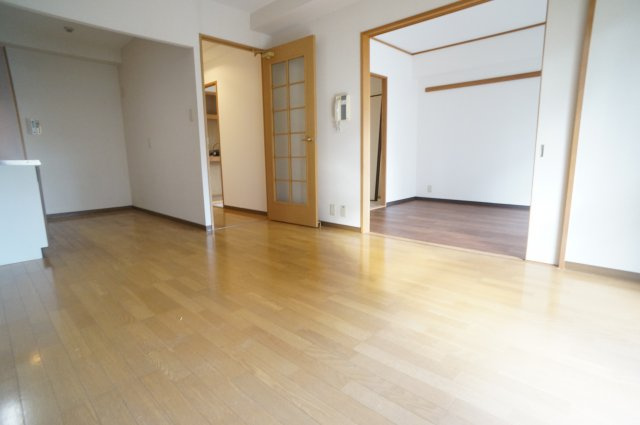 ノイハウス宝塚の居間・リビング|参考、同建物・同間取りの号室