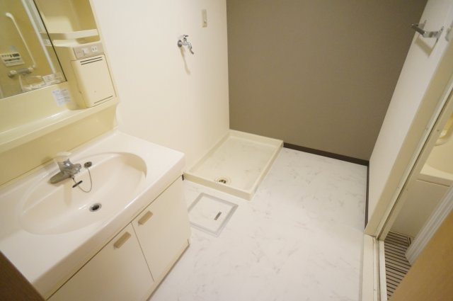 ノイハウス宝塚の洗面所|参考、同建物・同間取りの号室