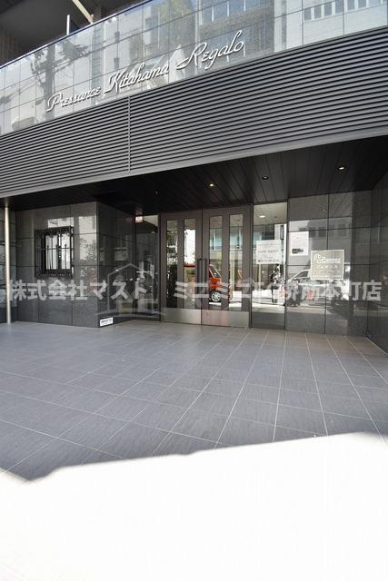 プレサンス北浜レガーロのエントランス