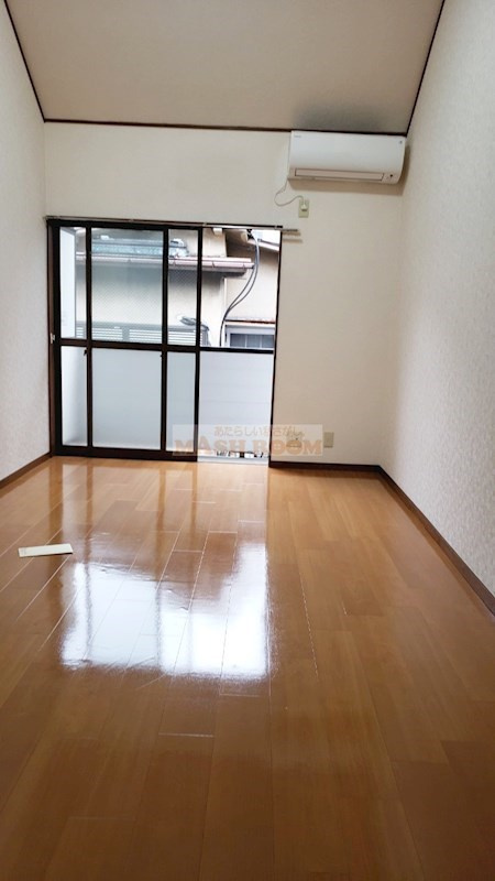 コーポホリの居間・リビング