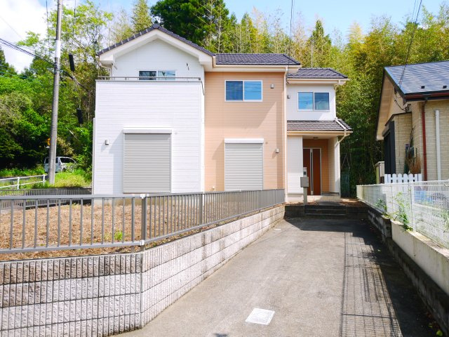 東金市滝　中古戸建の外観|平成27年3月築内外装リフォーム済み（令和4年8月）都市ガス上下水車駐車2台可東金インター車約2分