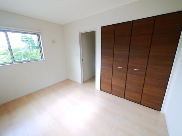 東金市滝　中古戸建の洋室|平成27年3月築内外装リフォーム済み（令和4年8月）都市ガス上下水車駐車2台可東金インター車約2分