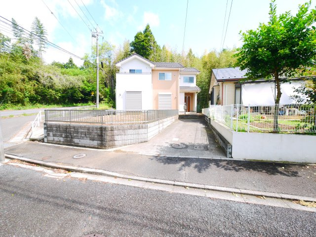 東金市滝　中古戸建の庭|平成27年3月築内外装リフォーム済み（令和4年8月）都市ガス上下水車駐車2台可東金インター車約2分