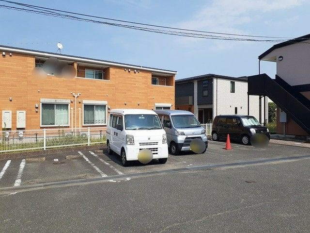 プランドールＣの駐車場