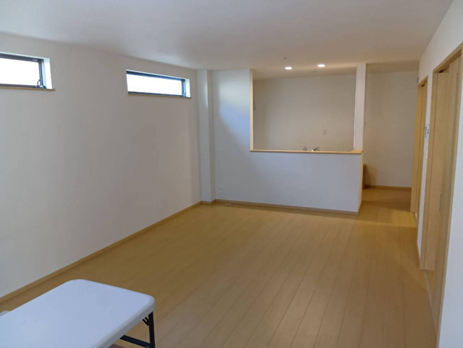 【居間・リビング】 | 清水町徳倉2622番 新築建売分譲住宅 建物＋土地 TW06136 | 清水町徳倉　A号棟　リビング　※令和8年8月6日撮影