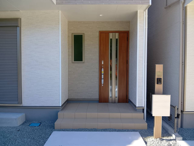 【玄関】 | 清水町徳倉2622番 新築建売分譲住宅 建物＋土地 TW06136 | 清水町徳倉　A号棟　玄関　※令和8年8月6日撮影