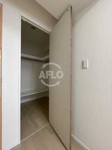 ラシュレエグゼ阿波座の収納|ラシュレエグゼ阿波座　ウォークインクロゼット