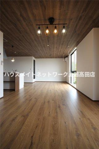 ユーソニアン上越・大字寺町Ａの内装|リビング（参考同型タイプの室内写真）