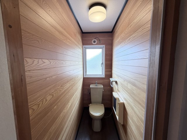 丹波市柏原町鴨野の中古一戸建のトイレ|2階