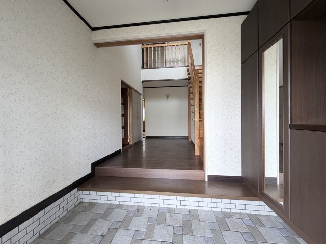 丹波市柏原町鴨野の中古一戸建の玄関