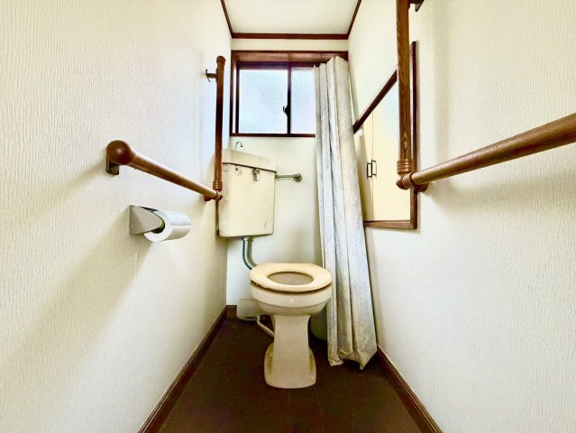 古河市茶屋新田中古戸建のトイレ