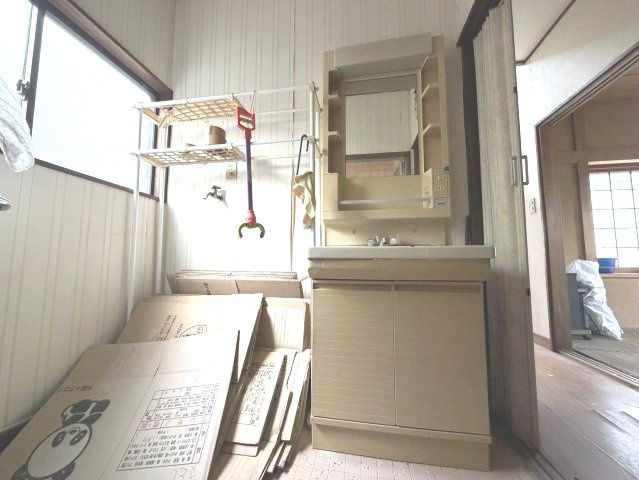 古河市茶屋新田中古戸建の洗面所