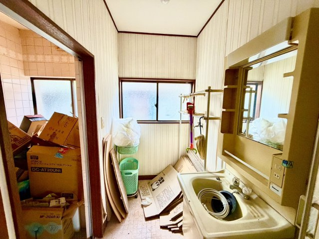 古河市茶屋新田中古戸建の洗面所