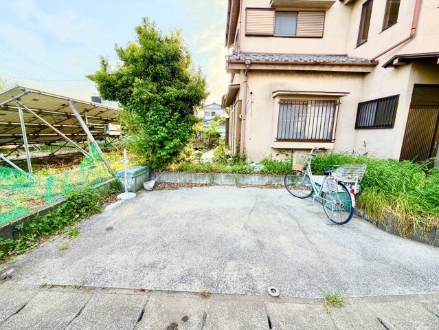 古河市茶屋新田中古戸建の駐車場