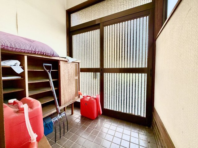 古河市茶屋新田中古戸建の玄関