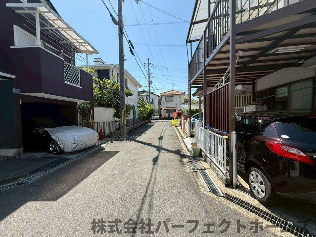 招提南町2丁目戸建の前面道路含む現地写真|前面道路含む現地写真です