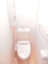 清潔感のあるトイレです