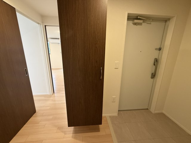 三谷川ビルの玄関