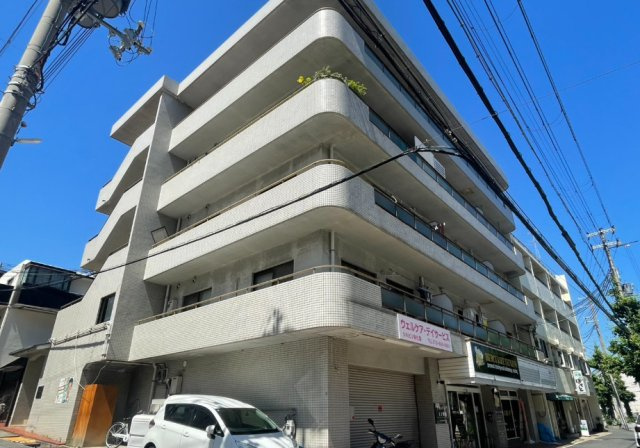 グランディア王子駅前の外観|落ち着いた雰囲気の外観です