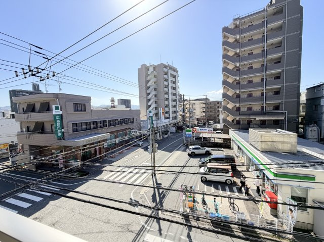 【展望】 | 【新規リフォーム】ロイヤルクリスタル東本浦 | 前面の近くに高い建物が無く、道路もあるので陽差しをたっぷり受けられます！