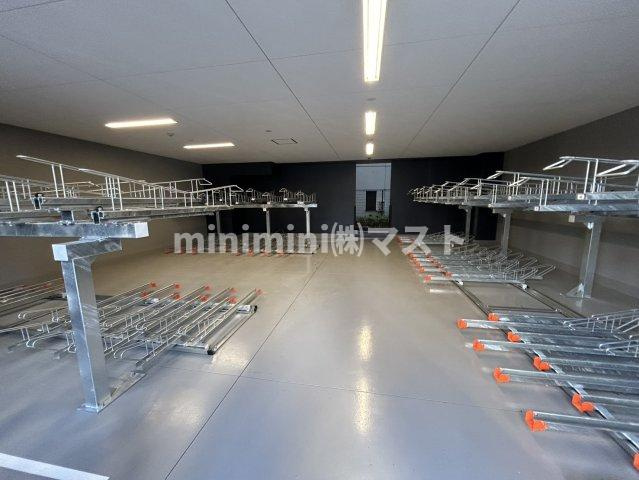 Alivis九条の駐車場