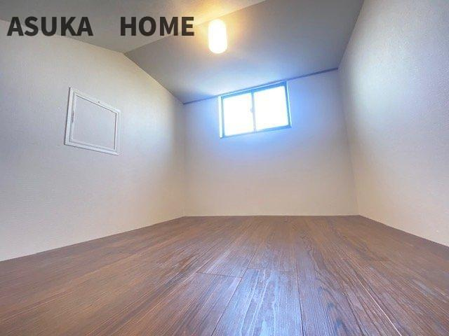 金沢区長浜戸建の洋室|自分だけの空間です。ゆっくりと癒しの時間を過ごしてください。