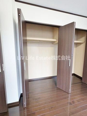清水３丁目貸家の収納
