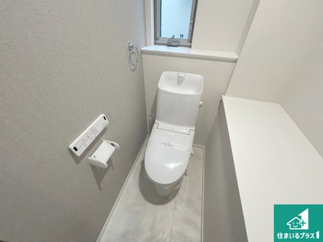 神戸市北区上津台　中古一戸建てのトイレ|1・2階の2ヶ所にあるので、朝の忙しい時間の順番待ちもなく、深夜の利用にも大変便利です。