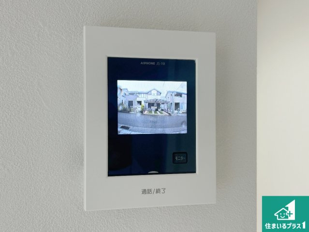 神戸市北区上津台　中古一戸建ての防犯設備|カラーモニターインターホン！声だけでなく来訪者の姿や顔がモニターで確認できるので、小さなお子様がいらっしゃるご家庭でも安心できます！