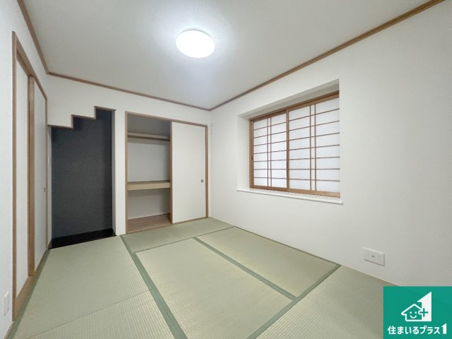神戸市北区上津台　中古一戸建ての和室|一室あると便利な和室は客間としてだけでなく、小さなお子様のプレイルームや食後のくつろぎスペースとしてもご利用いただけます。収納もついていますので大活躍間違いなし！