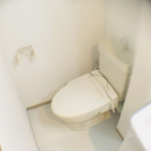 洗浄便座付きのトイレです♪