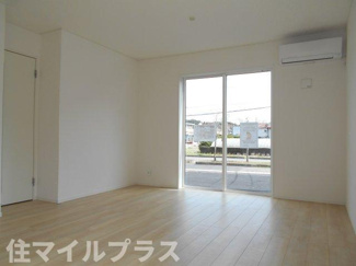 【居間・リビング】 | 白河市東釜子新築一戸建て3棟 | こちらのリビングで趣味の時間をお楽しみください